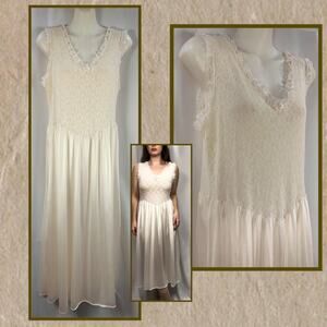 Vintage Cream Lace & Satin Cinema Etoile Nightgown 1970s